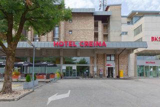 HOTEL-CREINA---Hotel-Front---960-r2