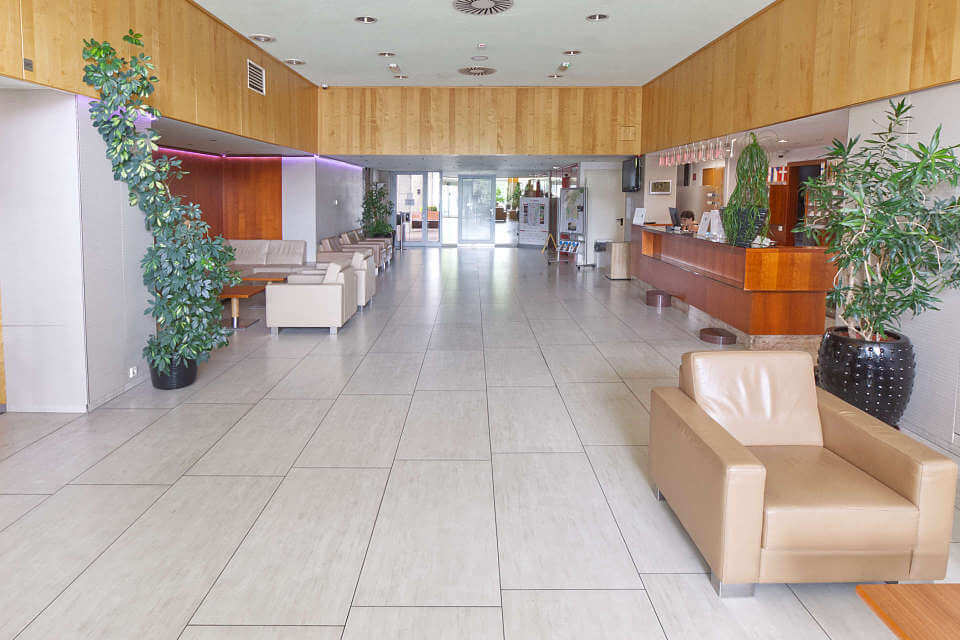 HOTEL-CREINA---Reception-Hall---960